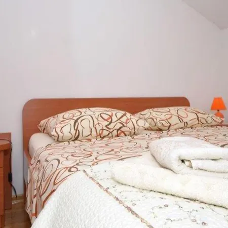 아파트 Bright Ka Tela With Balcony And Private Parking - Two Bedroom Kaštela