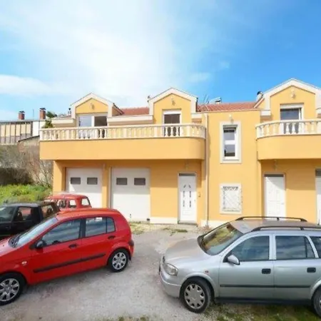 Bright Ka Tela With Balcony And Private Parking - Two Bedroom