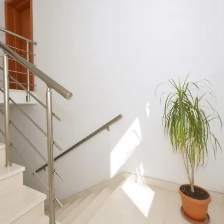 Bright Ka Tela With Balcony And Private Parking - Two Bedroom *